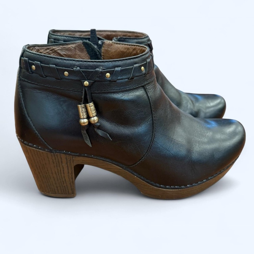 Dansko Black Leather Ankle Clog Boots Size 40 (US 9.5–10) Boho Stud Detail